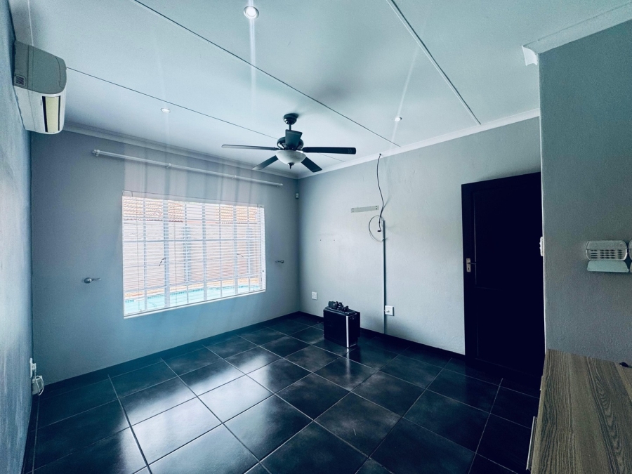 3 Bedroom Property for Sale in Waterkloof East North West